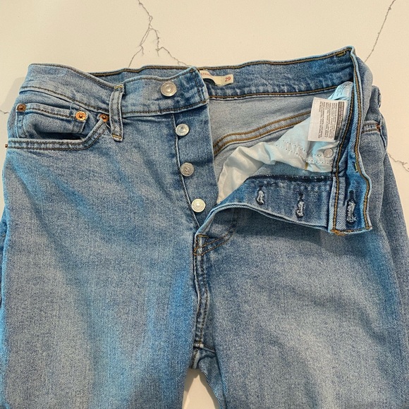 Levi’s Wedgie Straight Jean - Picture 7 of 7